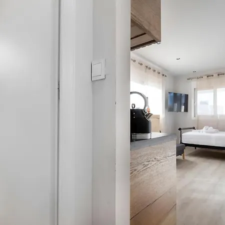 Elegant Near 6 Gazi