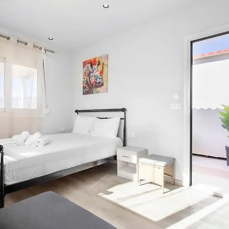 Elegant Near 6 Апартаменты *